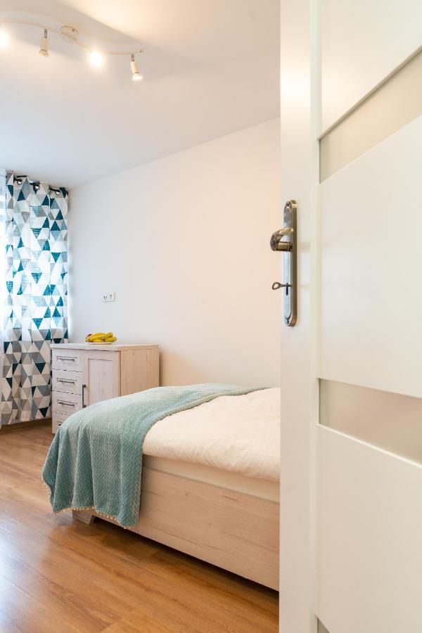 Apartament Pod Swierkiem - Pet Friendly - 2 Osobne Pokoje Dla Max 5 Osob - Space Apart Jelenia Gora Luaran gambar